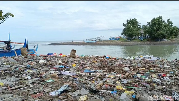 Sampah jadi sorotan utama setelah Bali masuk daftar tidak layak dikunjungi 2025. Solusi pengelolaan limbah kini mendesak dilakukan.